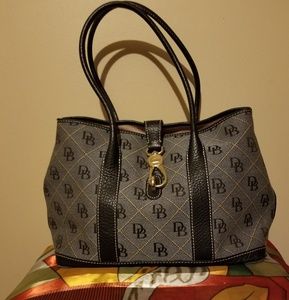 Ladies Dooney & Bourke Bag